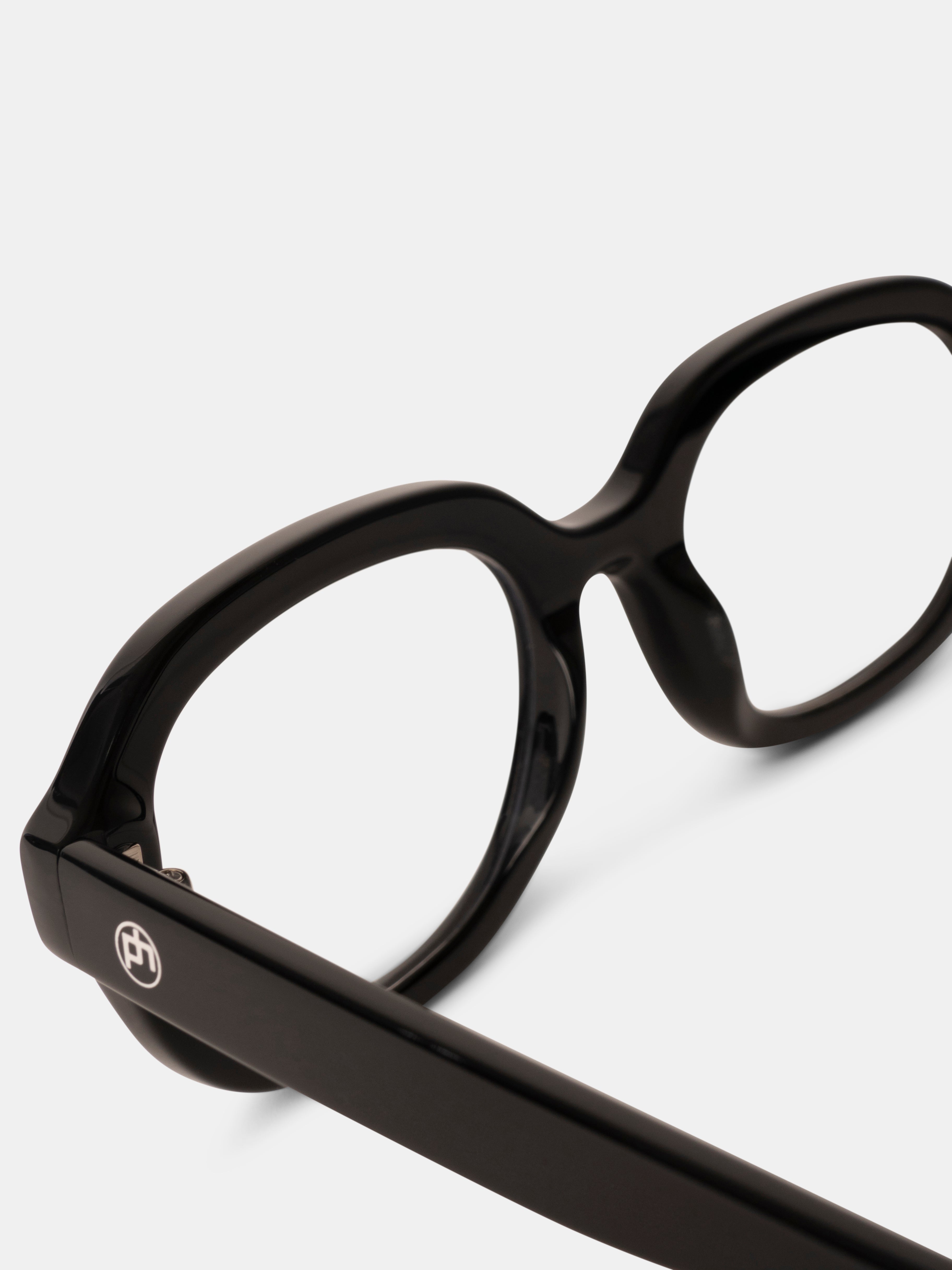 Hedda Black Readers