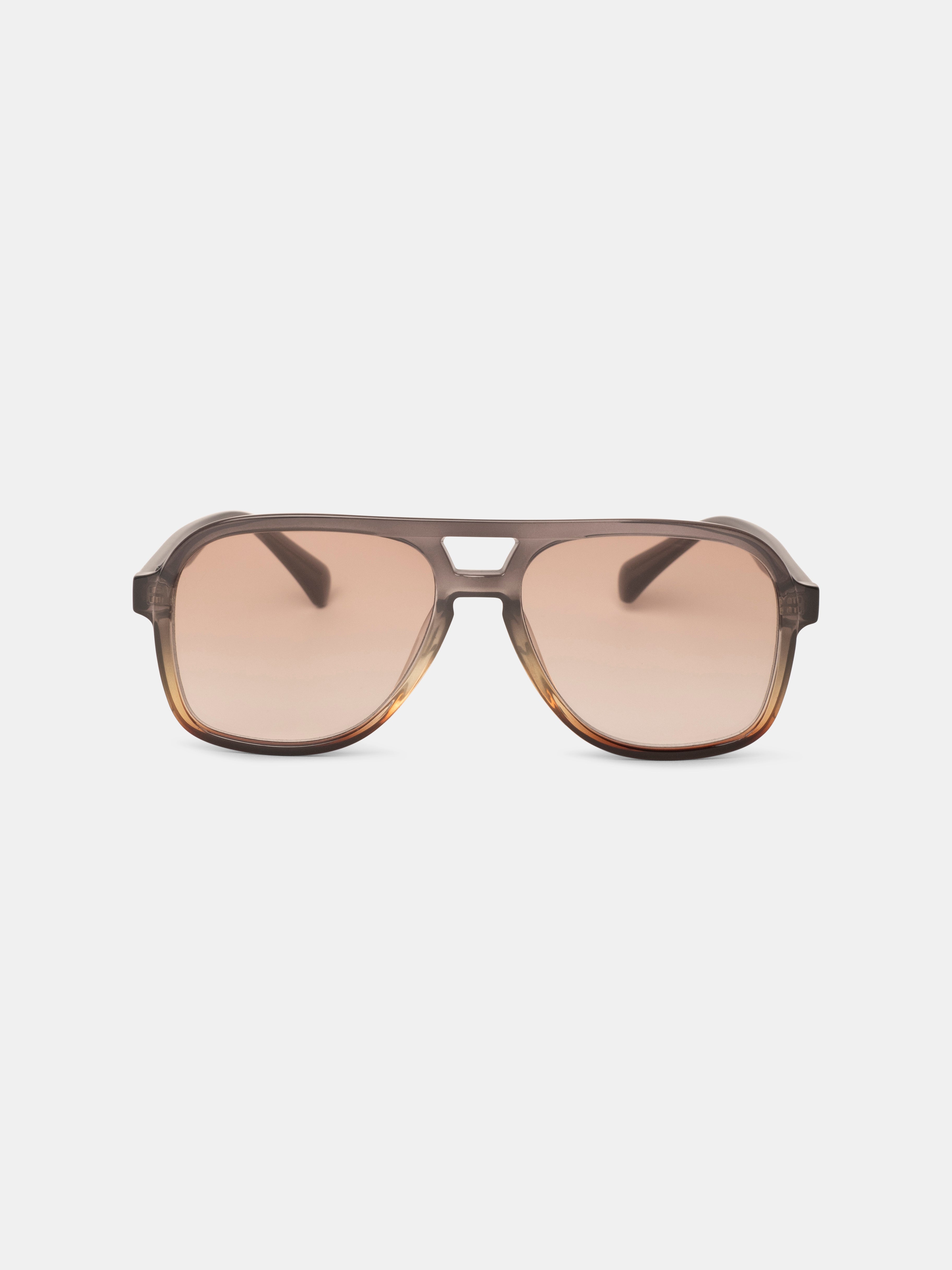 Sasha Brown / Tinted Tea Readers