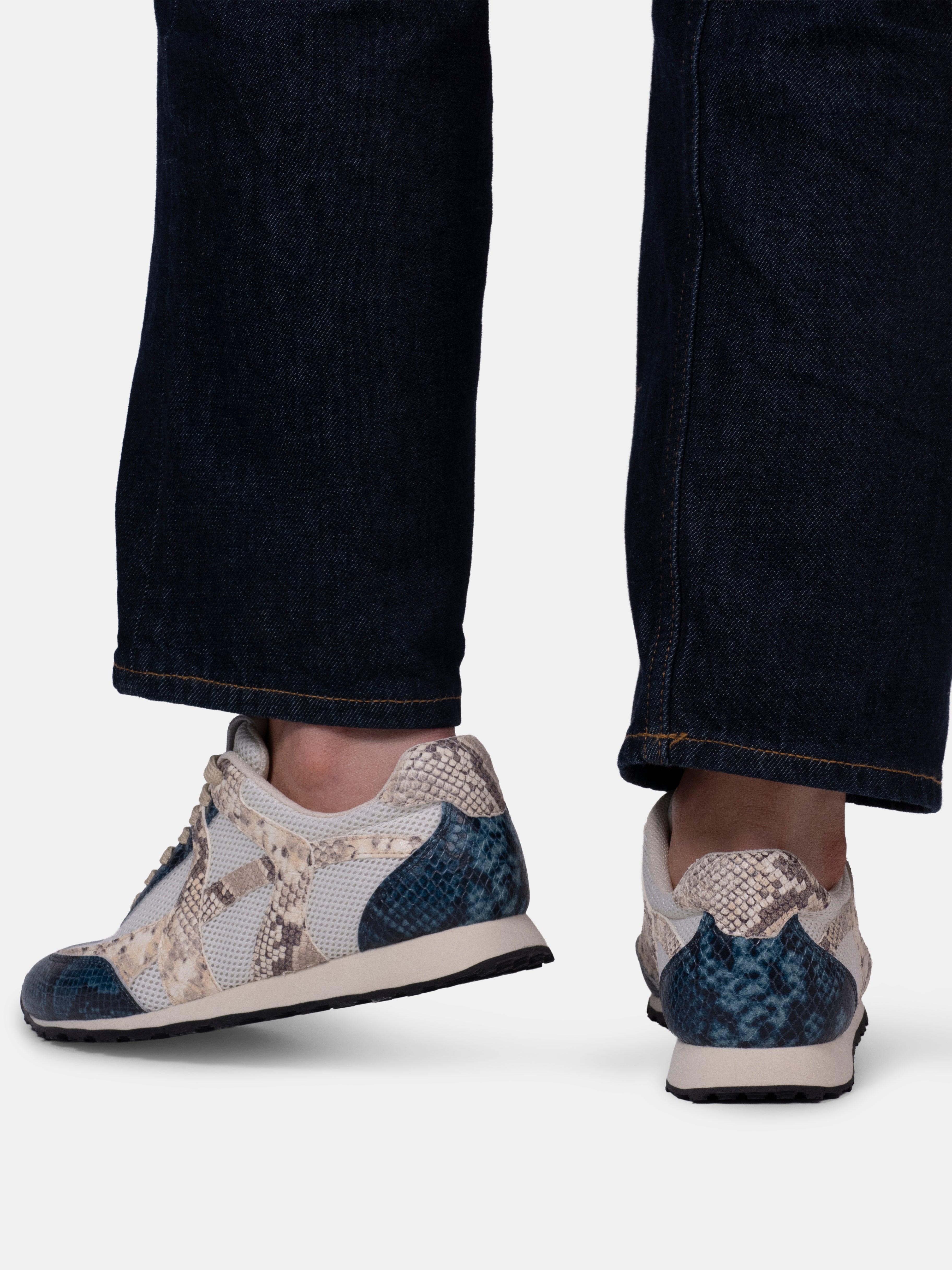Olivia Blue / Off-white